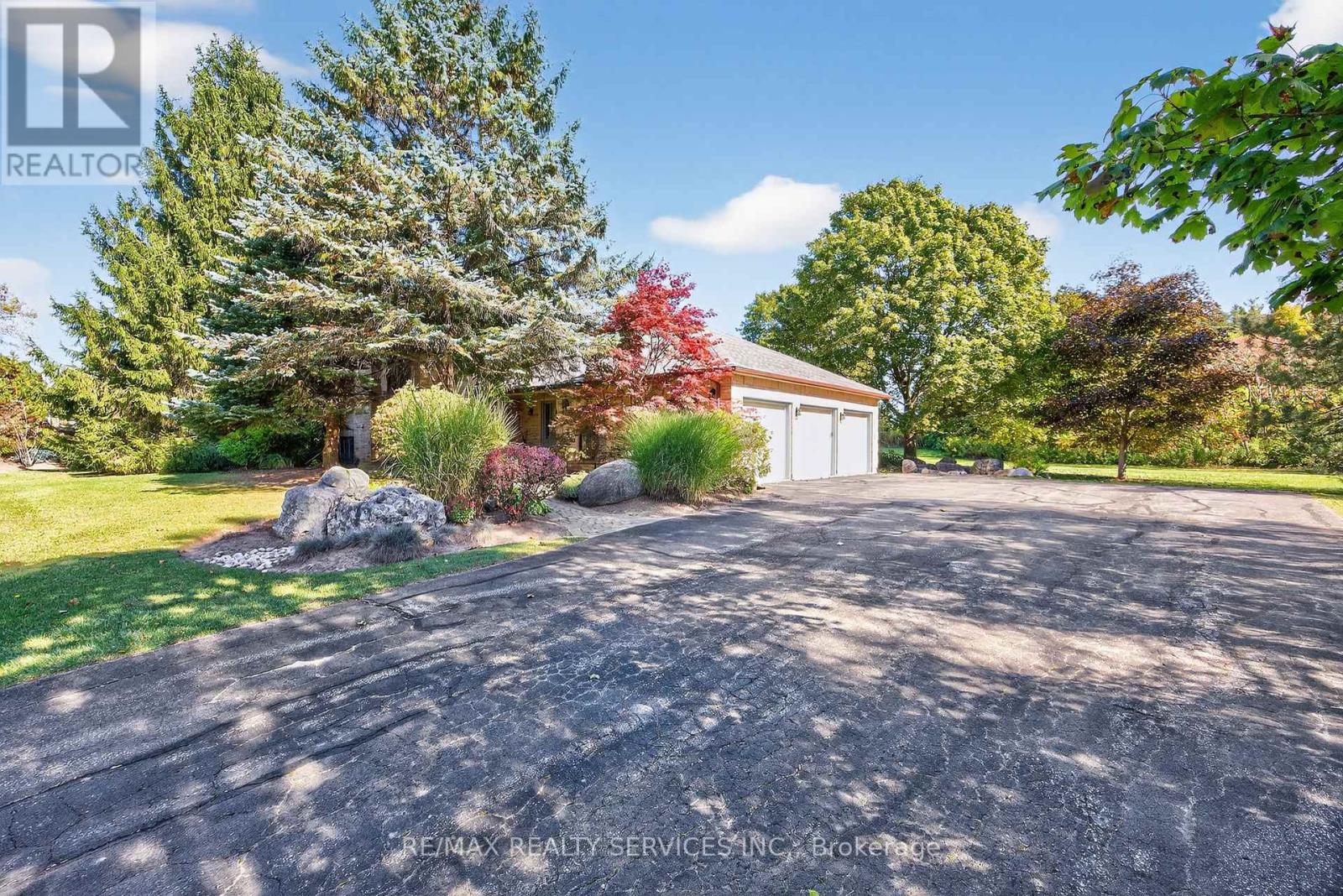 43 Mccort Drive, Caledon, Ontario  L7K 0B4 - Photo 2 - W12450728