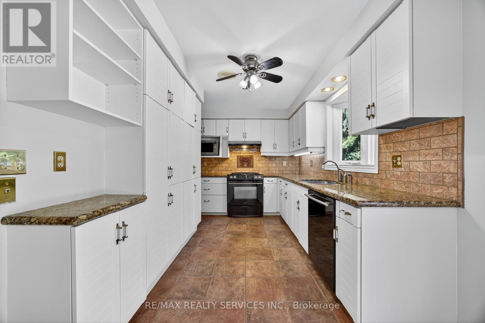 43 Mccort Drive, Caledon, Ontario  L7K 0B4 - Photo 8 - W12450728