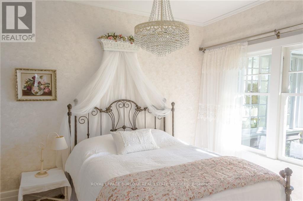 227 Green Street, Burlington, Ontario  L7R 0B1 - Photo 18 - W12450733