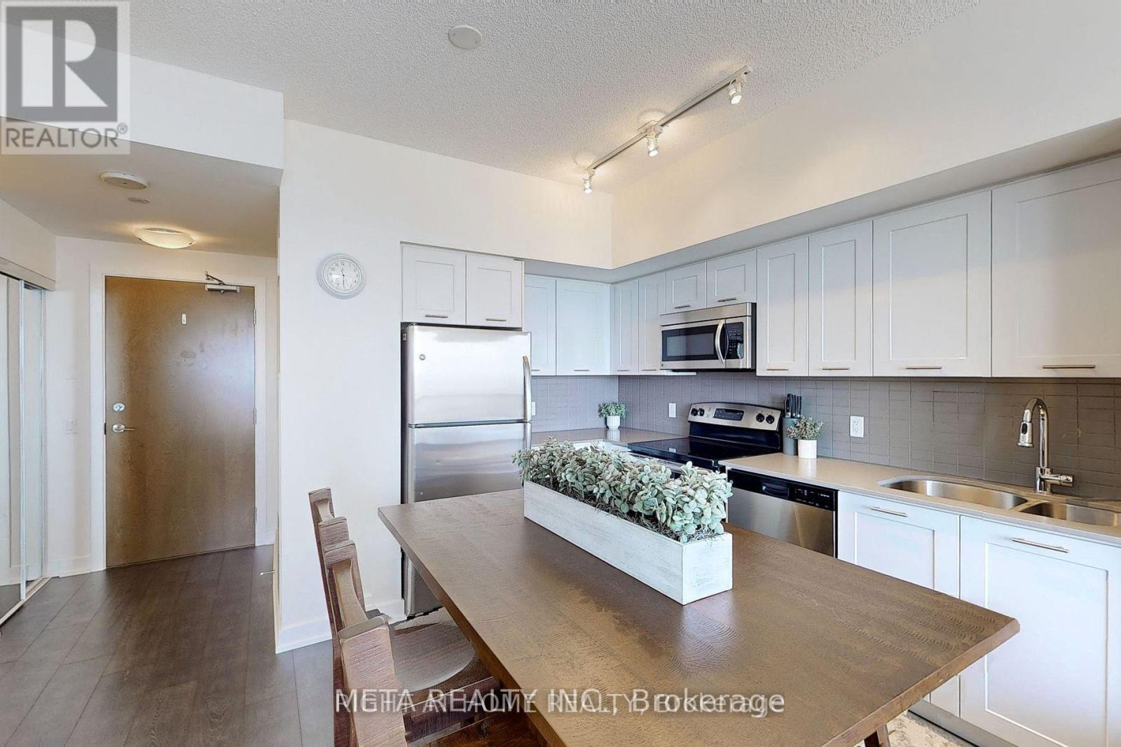 3605 - 2212 Lake Shore Boulevard W, Toronto, Ontario  M8V 0C2 - Photo 3 - W12450734