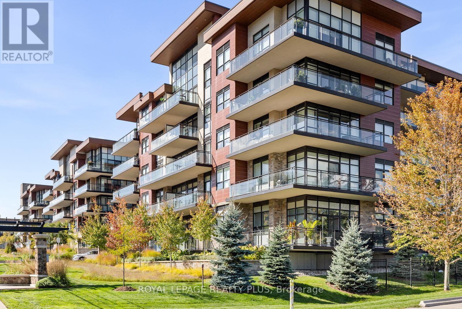 327 - 1575 LAKESHORE ROAD W, Mississauga, Ontario