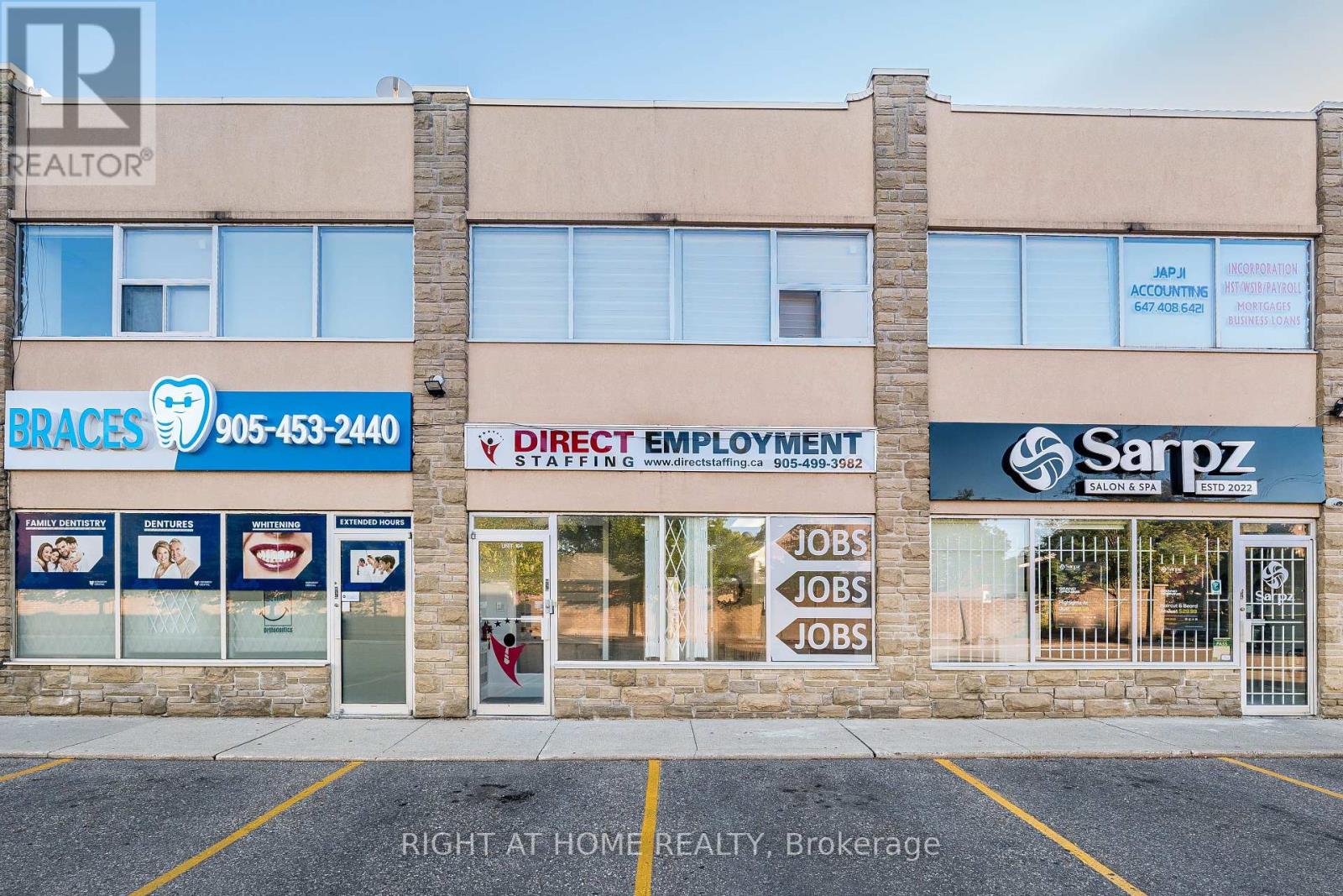 104 - 49 HILLCREST AVENUE, Brampton, Ontario