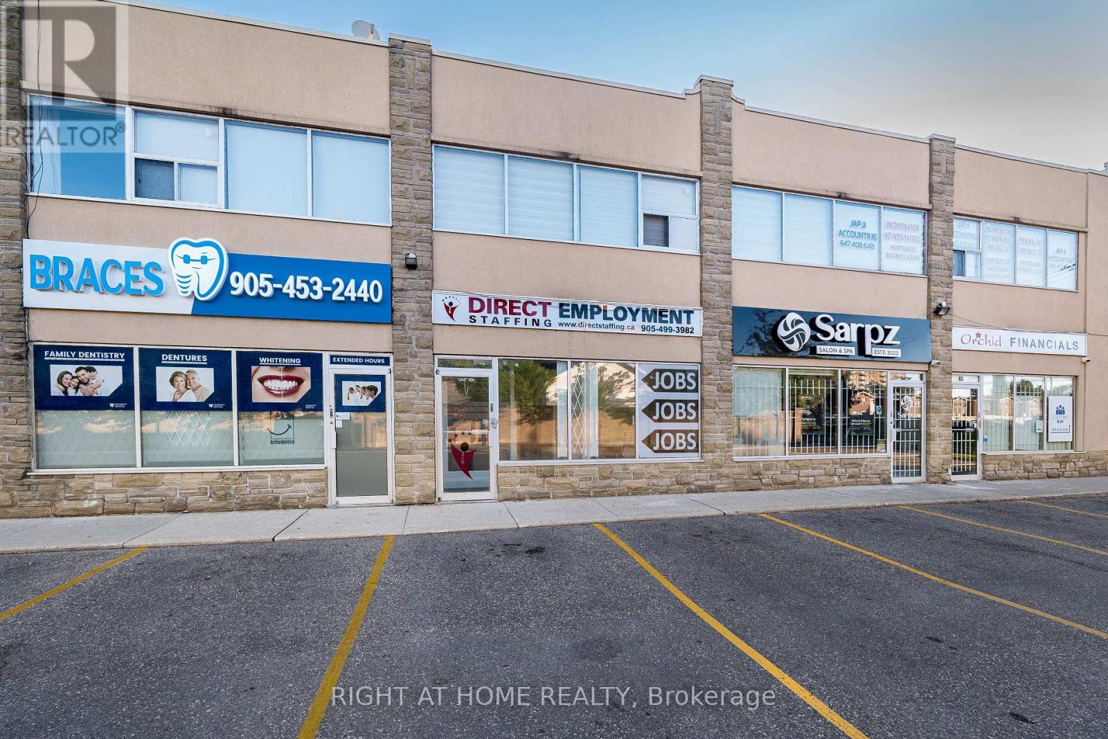104 - 49 Hillcrest Avenue, Brampton, Ontario  L6W 4V4 - Photo 22 - W12450750