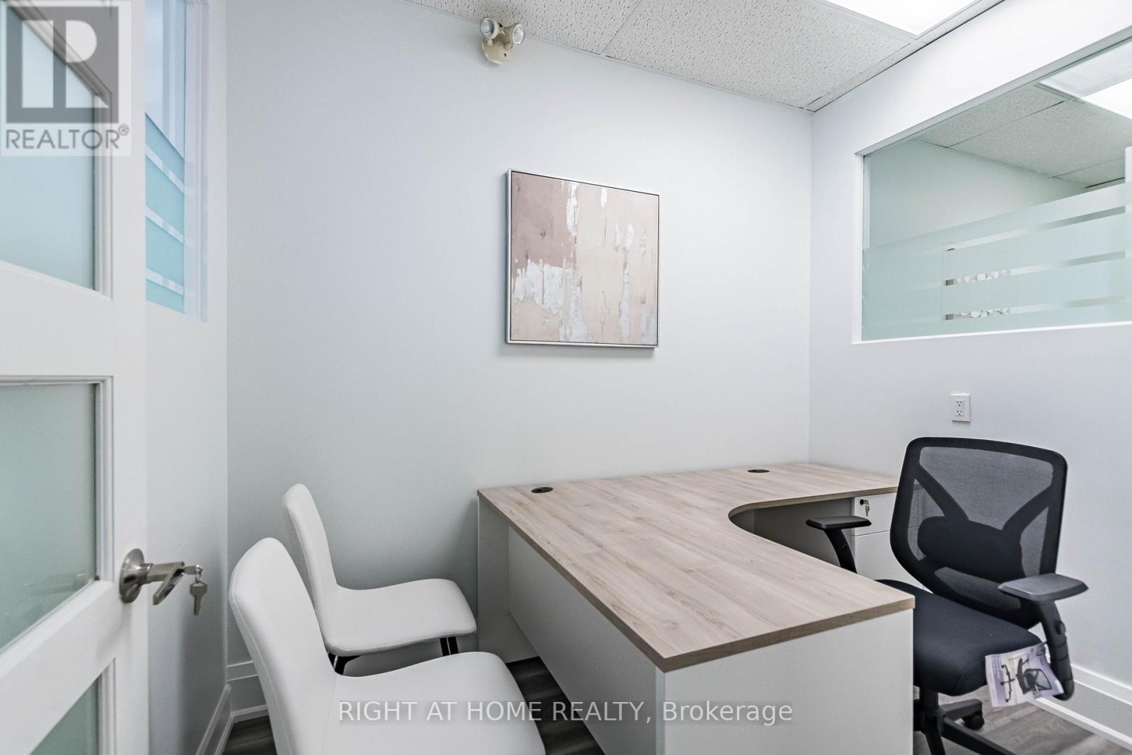 104 - 49 Hillcrest Avenue, Brampton, Ontario  L6W 4V4 - Photo 35 - W12450750