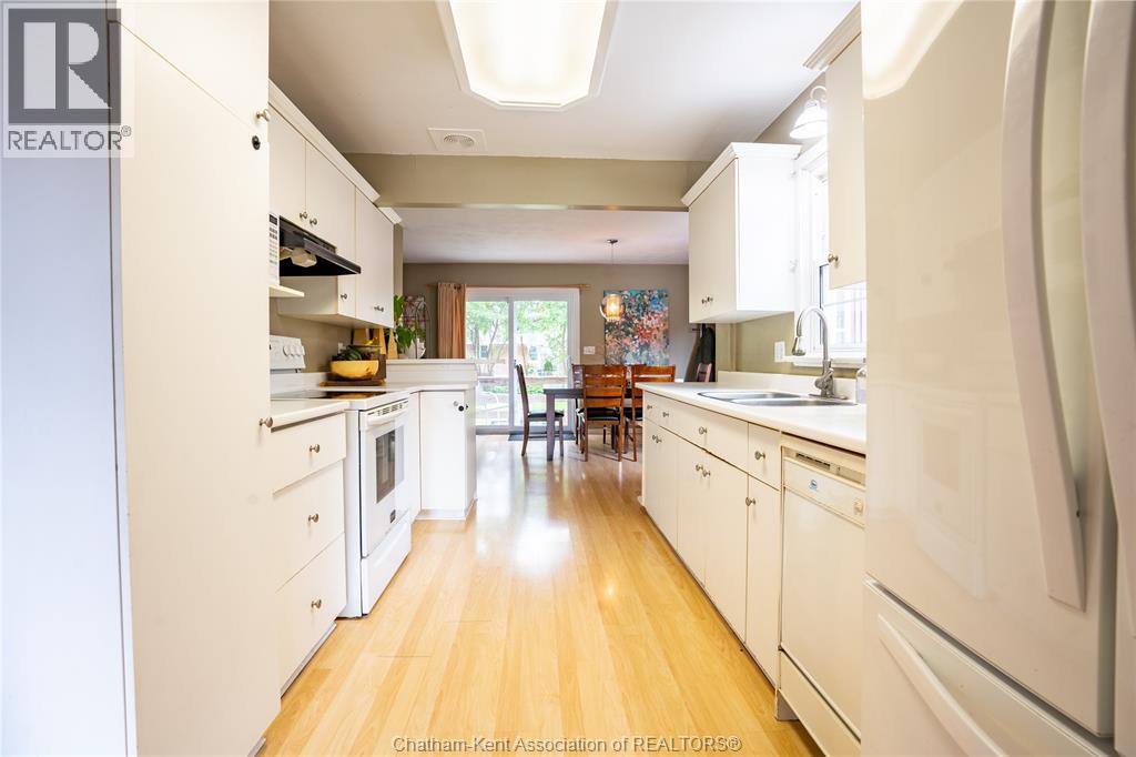 26 Tweedsmuir Avenue East, Chatham, Ontario  N7M 3Z5 - Photo 6 - 25025547