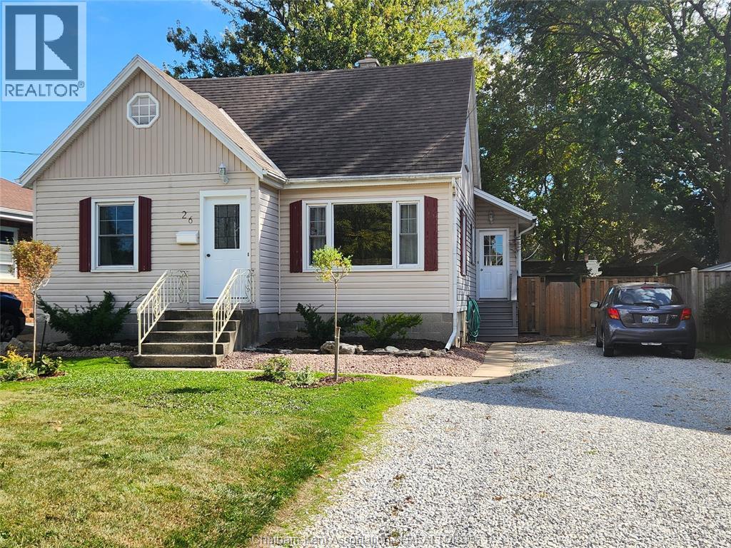 26 Tweedsmuir AVENUE East, Chatham, Ontario