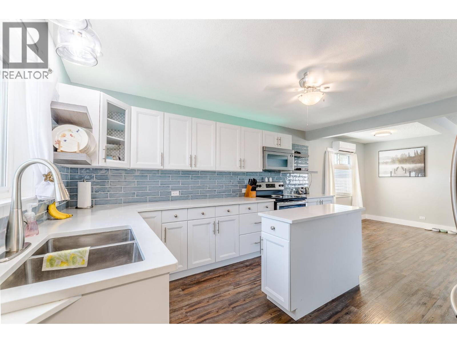 1752 Fairford Drive, Penticton, British Columbia  V2A 6C8 - Photo 6 - 10361497