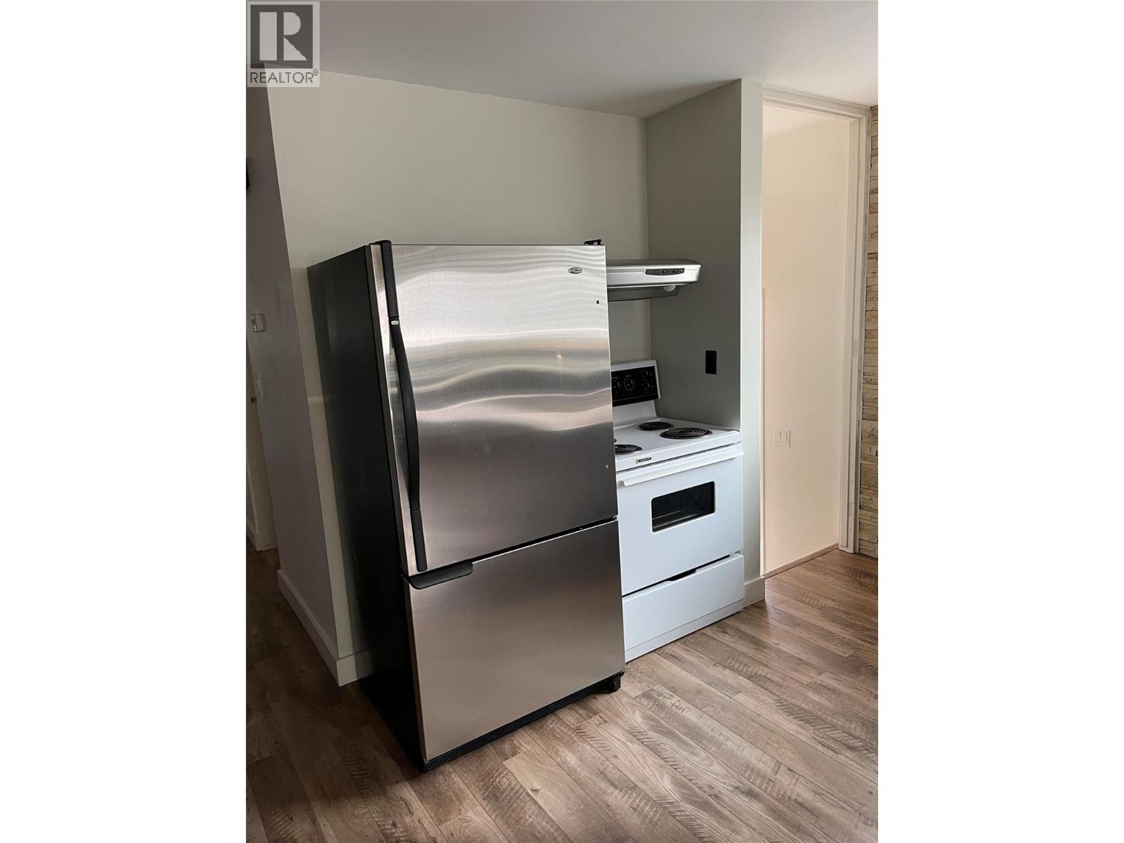 880 Hollydell Road, Kelowna, British Columbia  V1X 1L7 - Photo 16 - 10362875