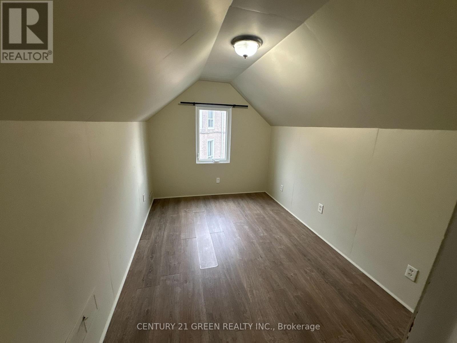 5736 Leonard Avenue, Niagara Falls, Ontario  L2G 4R1 - Photo 16 - X12450731