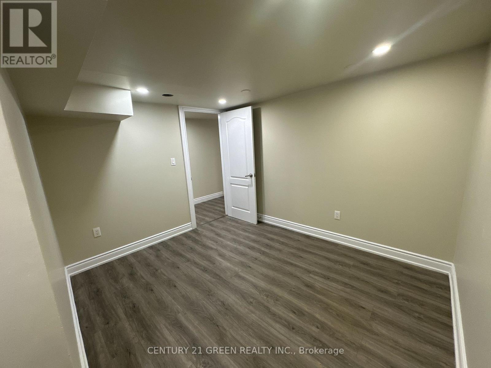 5736 Leonard Avenue, Niagara Falls, Ontario  L2G 4R1 - Photo 33 - X12450731