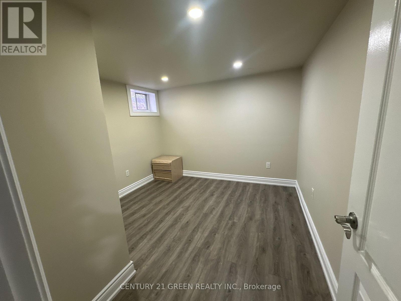 5736 Leonard Avenue, Niagara Falls, Ontario  L2G 4R1 - Photo 34 - X12450731