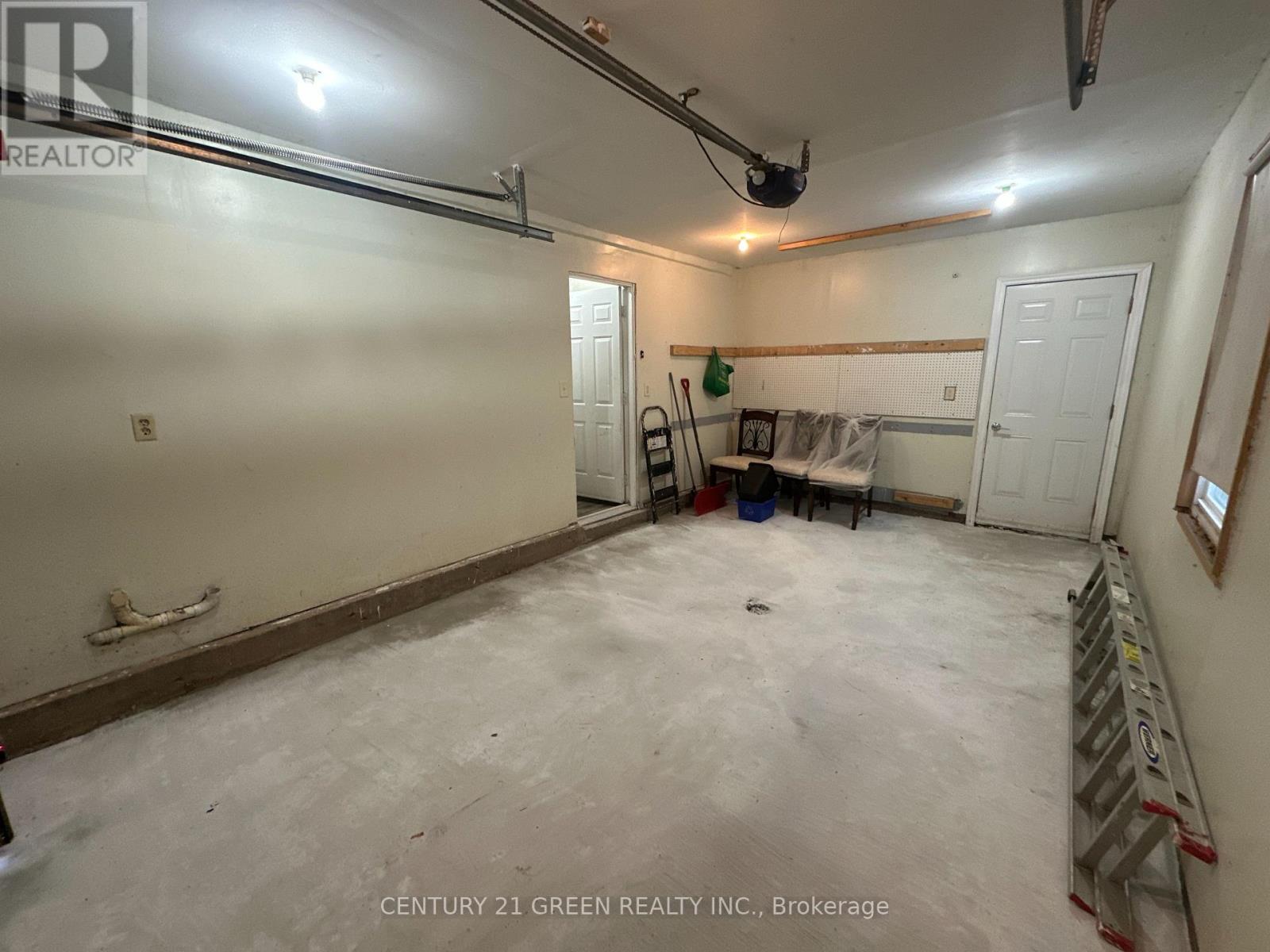 5736 Leonard Avenue, Niagara Falls, Ontario  L2G 4R1 - Photo 39 - X12450731