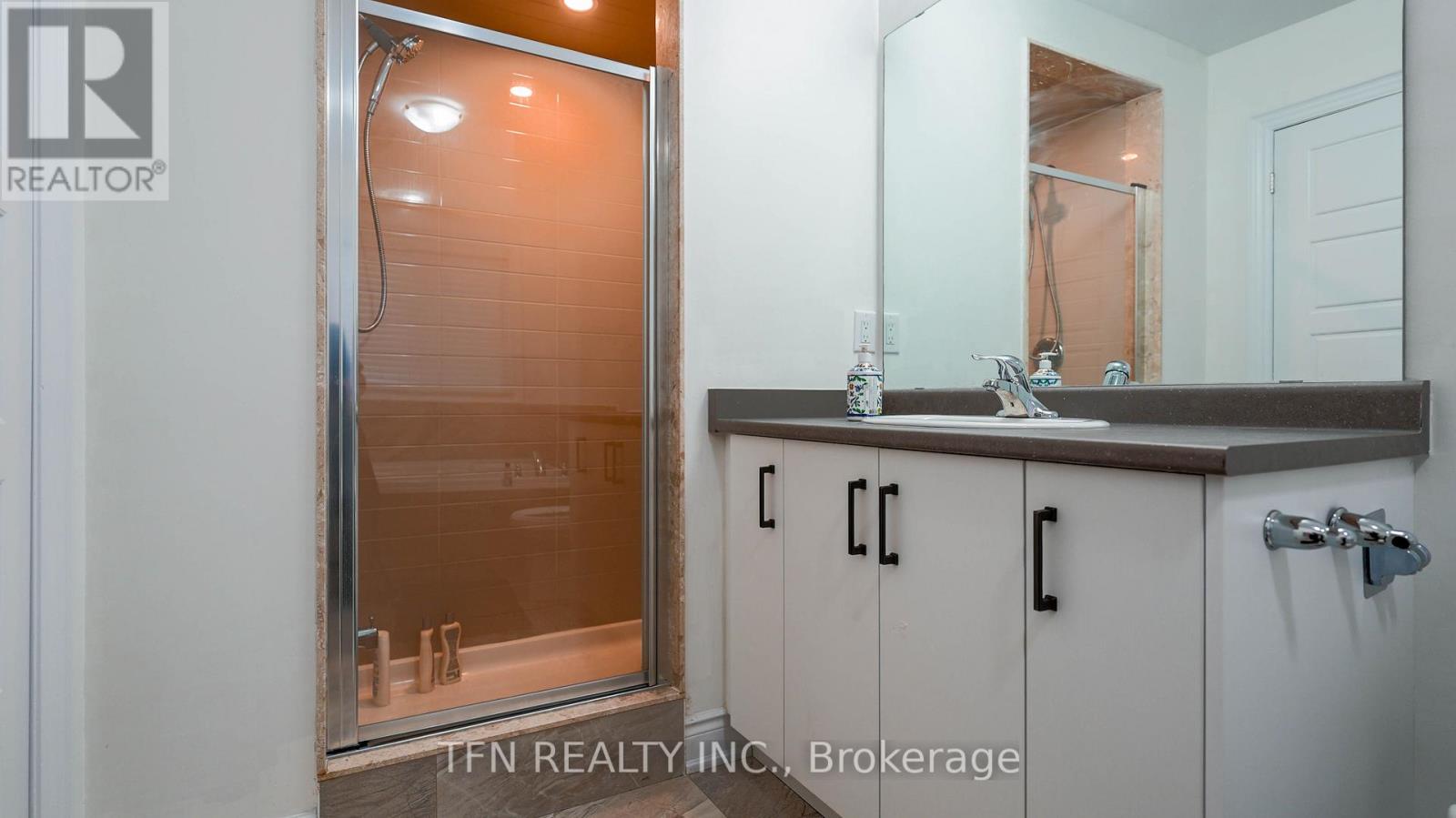 125 Vanilla Trail, Thorold, Ontario  L2V 0L1 - Photo 19 - X12450737
