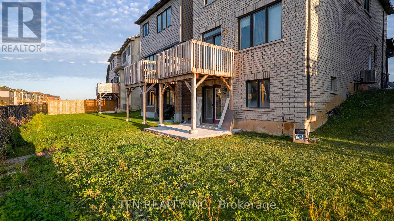 125 Vanilla Trail, Thorold, Ontario  L2V 0L1 - Photo 22 - X12450737