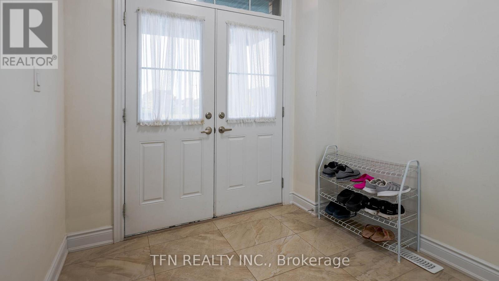 125 Vanilla Trail, Thorold, Ontario  L2V 0L1 - Photo 3 - X12450737