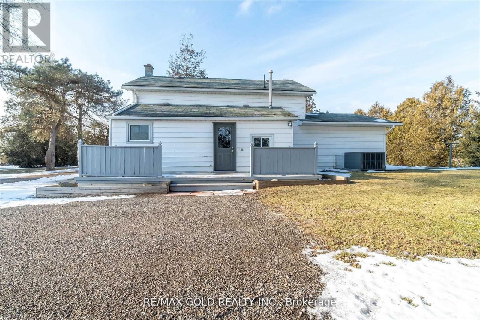 12708 Mclarty Line, Chatham-Kent, Ontario  N0L 2C0 - Photo 4 - X12450742