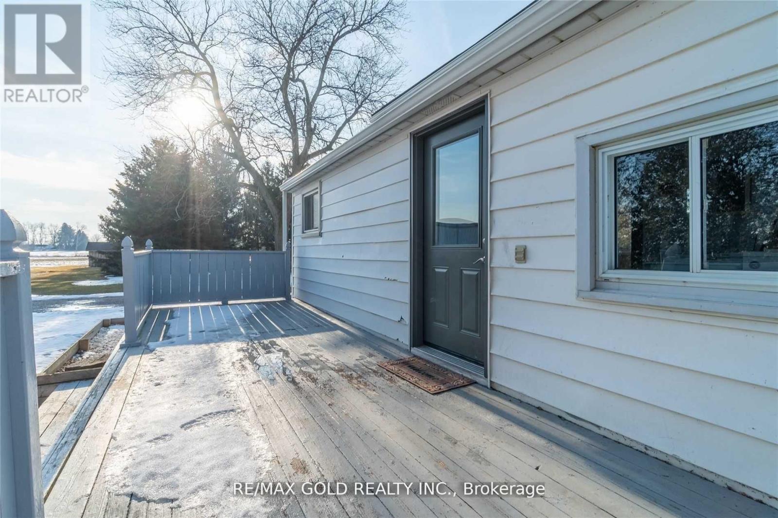 12708 Mclarty Line, Chatham-Kent, Ontario  N0L 2C0 - Photo 7 - X12450742