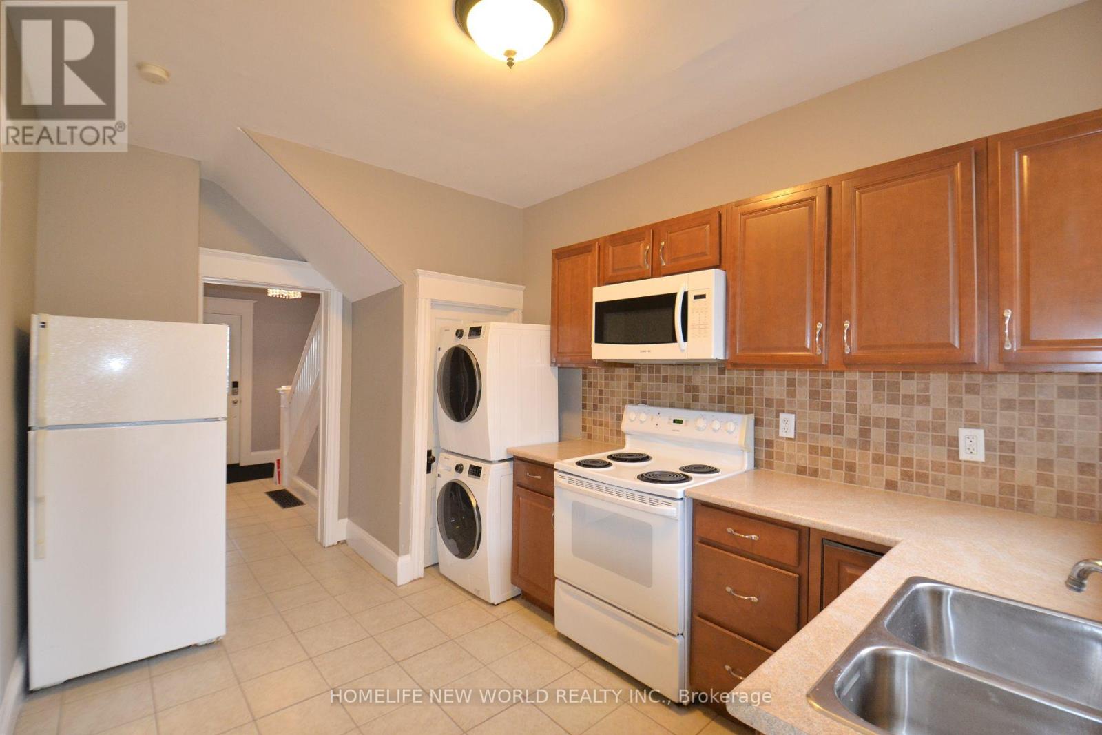 102 Belmont Avenue, Hamilton, Ontario  L8L 7M1 - Photo 6 - X12450759