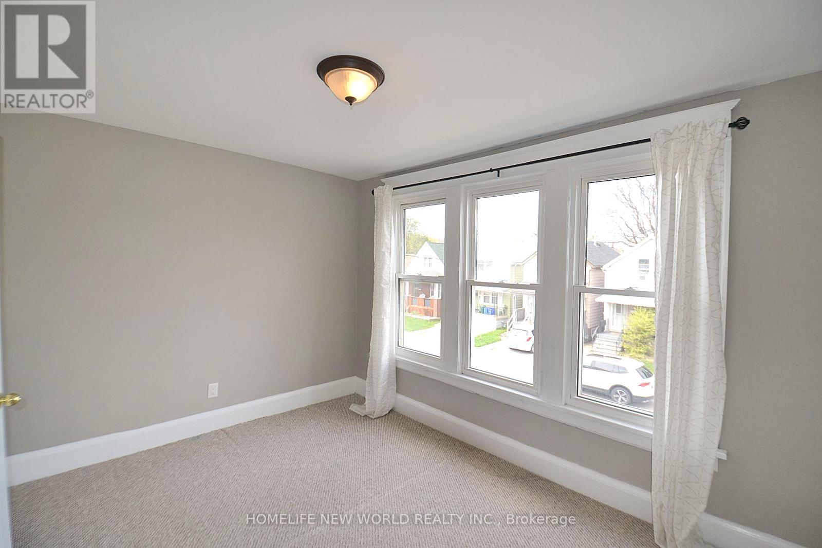 102 Belmont Avenue, Hamilton, Ontario  L8L 7M1 - Photo 9 - X12450759