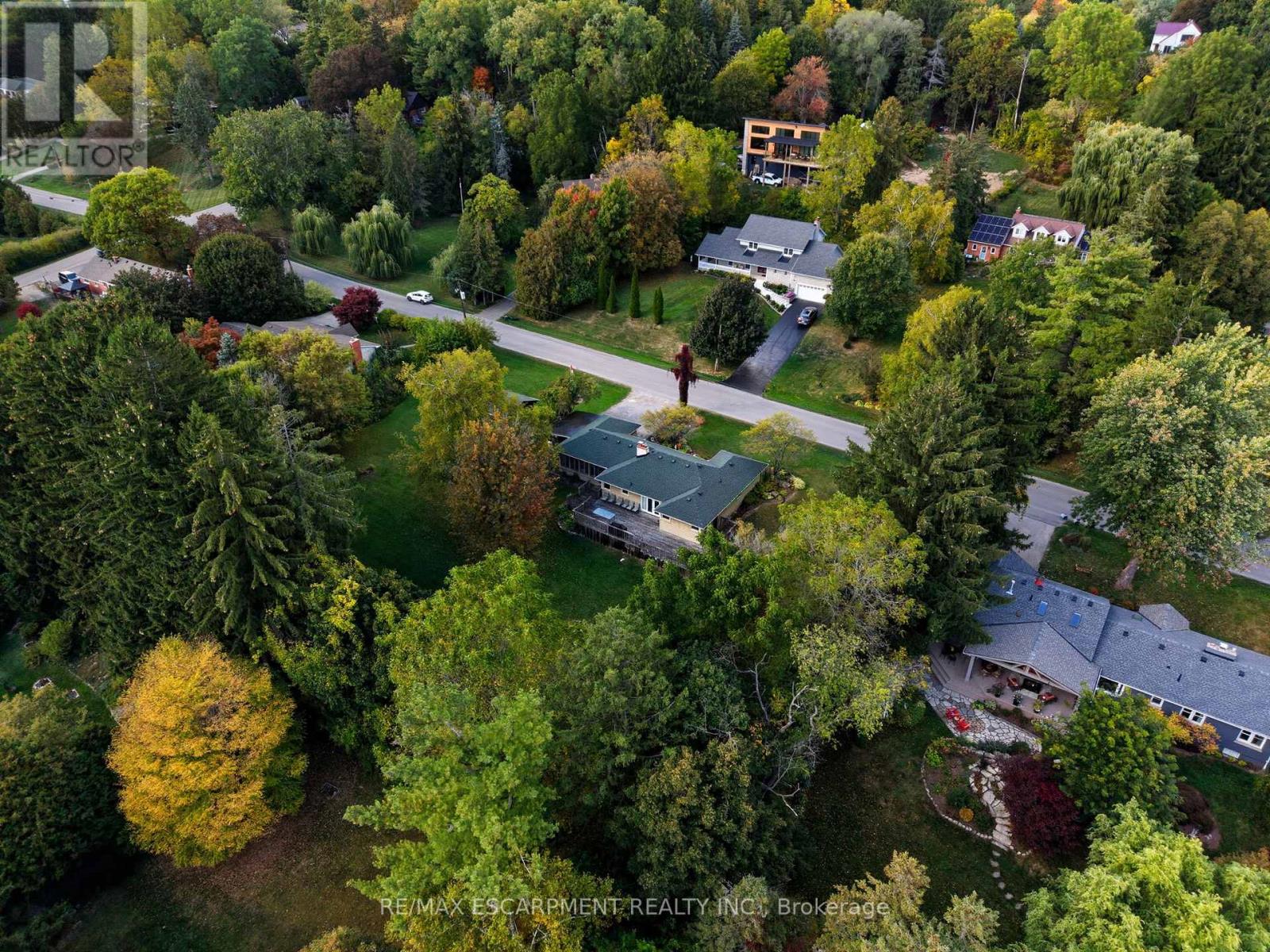 136 Hillcrest Avenue, Hamilton, Ontario  L9H 4X8 - Photo 30 - X12450775
