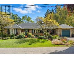 136 HILLCREST AVENUE, Hamilton, Ontario