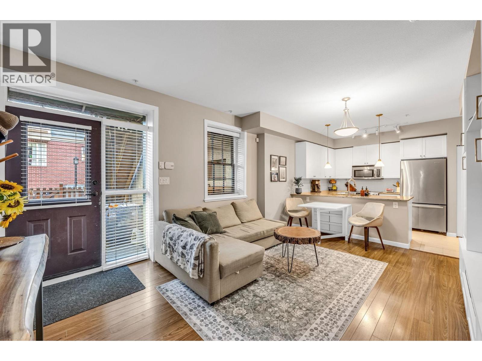 3 12 E Royal Avenue, New Westminster, British Columbia  V3L 0B7 - Photo 1 - R3056491