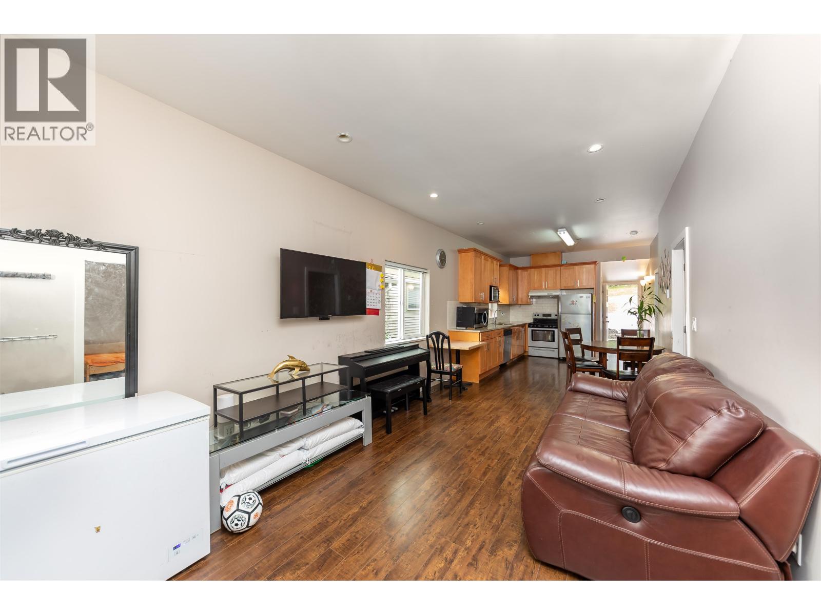 1011 Auckland Street, New Westminster, British Columbia  V3M 1K9 - Photo 2 - R3055764