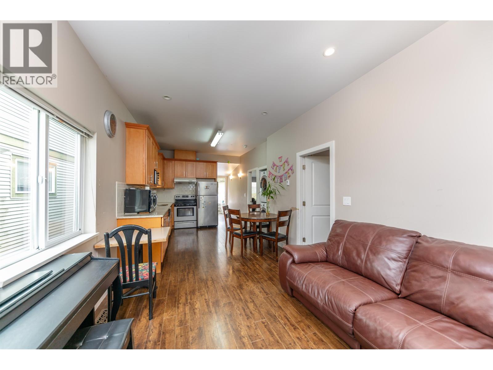1011 Auckland Street, New Westminster, British Columbia  V3M 1K9 - Photo 3 - R3055764