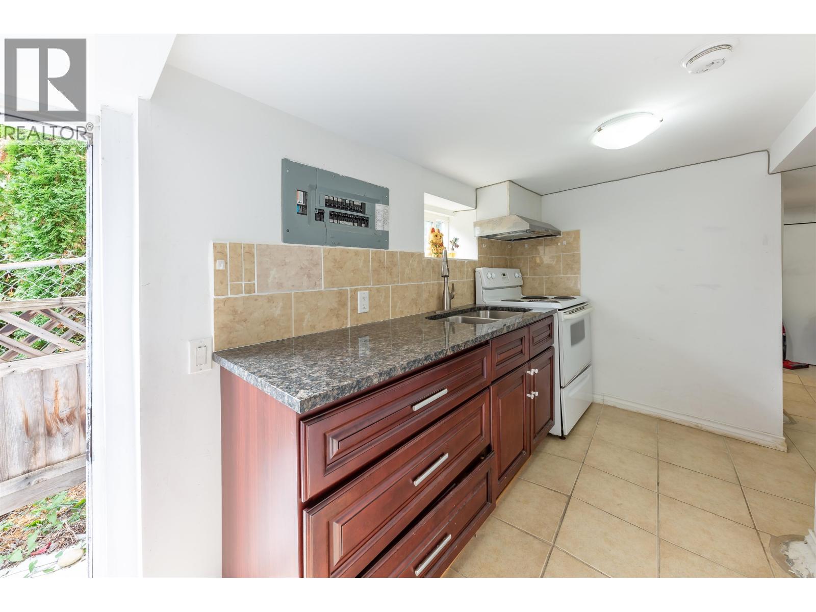 1011 Auckland Street, New Westminster, British Columbia  V3M 1K9 - Photo 11 - R3055764
