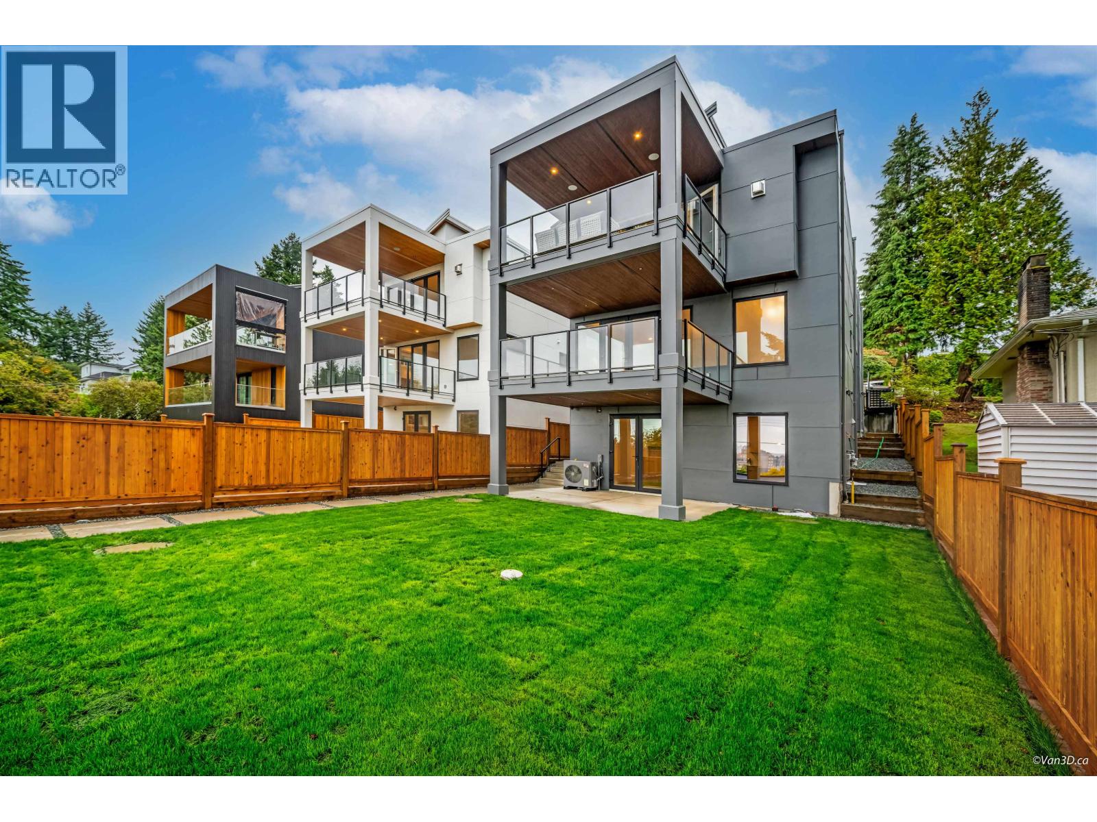 973 Adderley Street, North Vancouver, British Columbia  V7L 1O4 - Photo 5 - R3056421