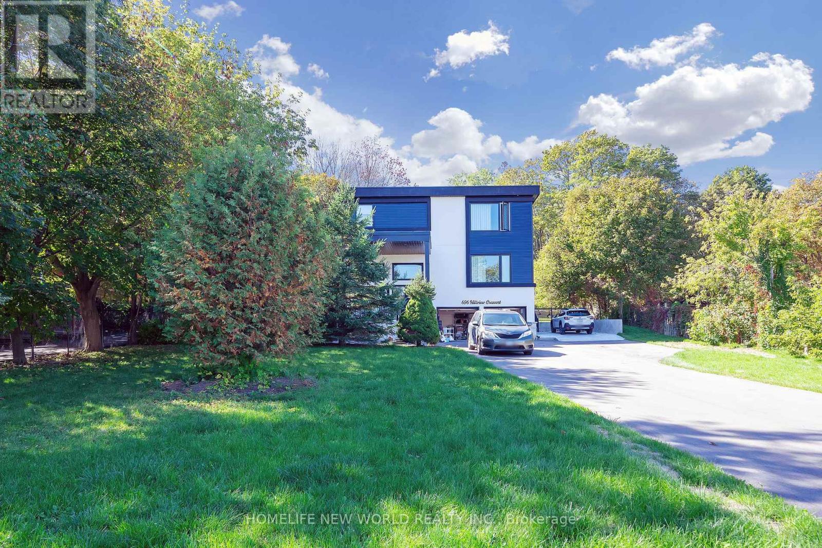 696 HILLVIEW CRESCENT, Pickering, Ontario