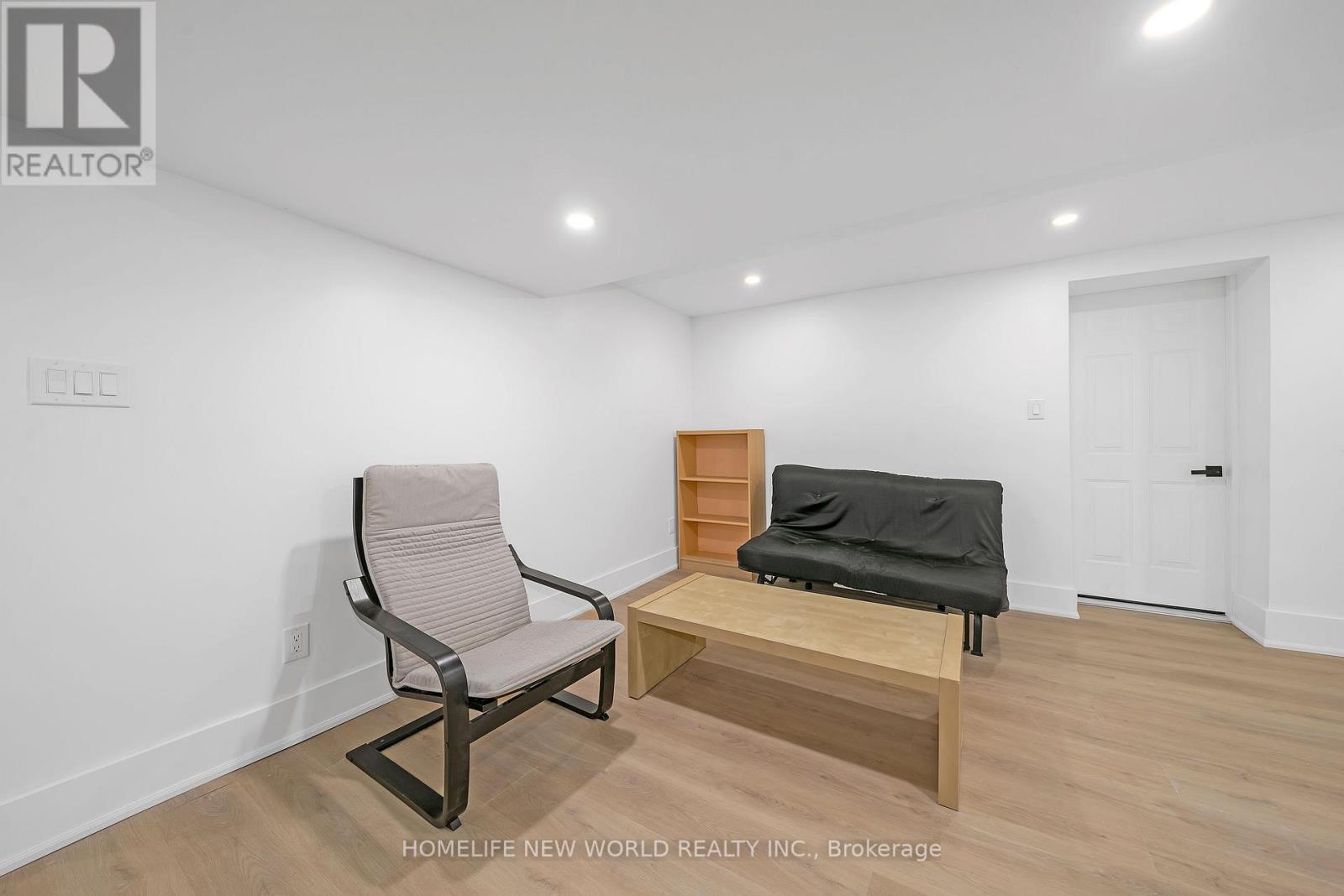 696 Hillview Crescent, Pickering, Ontario  L1W 2R7 - Photo 11 - E12450782