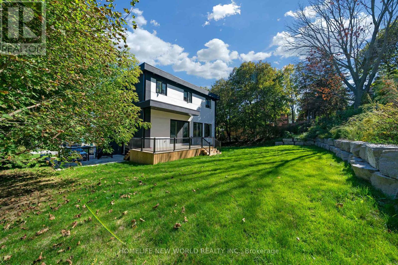 696 Hillview Crescent, Pickering, Ontario  L1W 2R7 - Photo 19 - E12450782