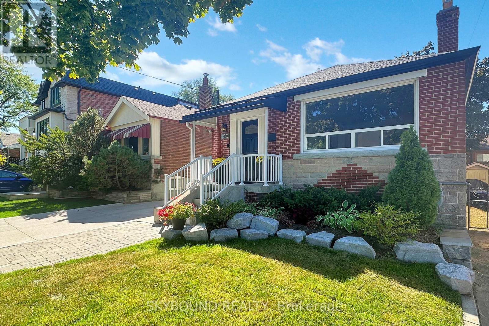 100 LANKIN BOULEVARD, Toronto, Ontario