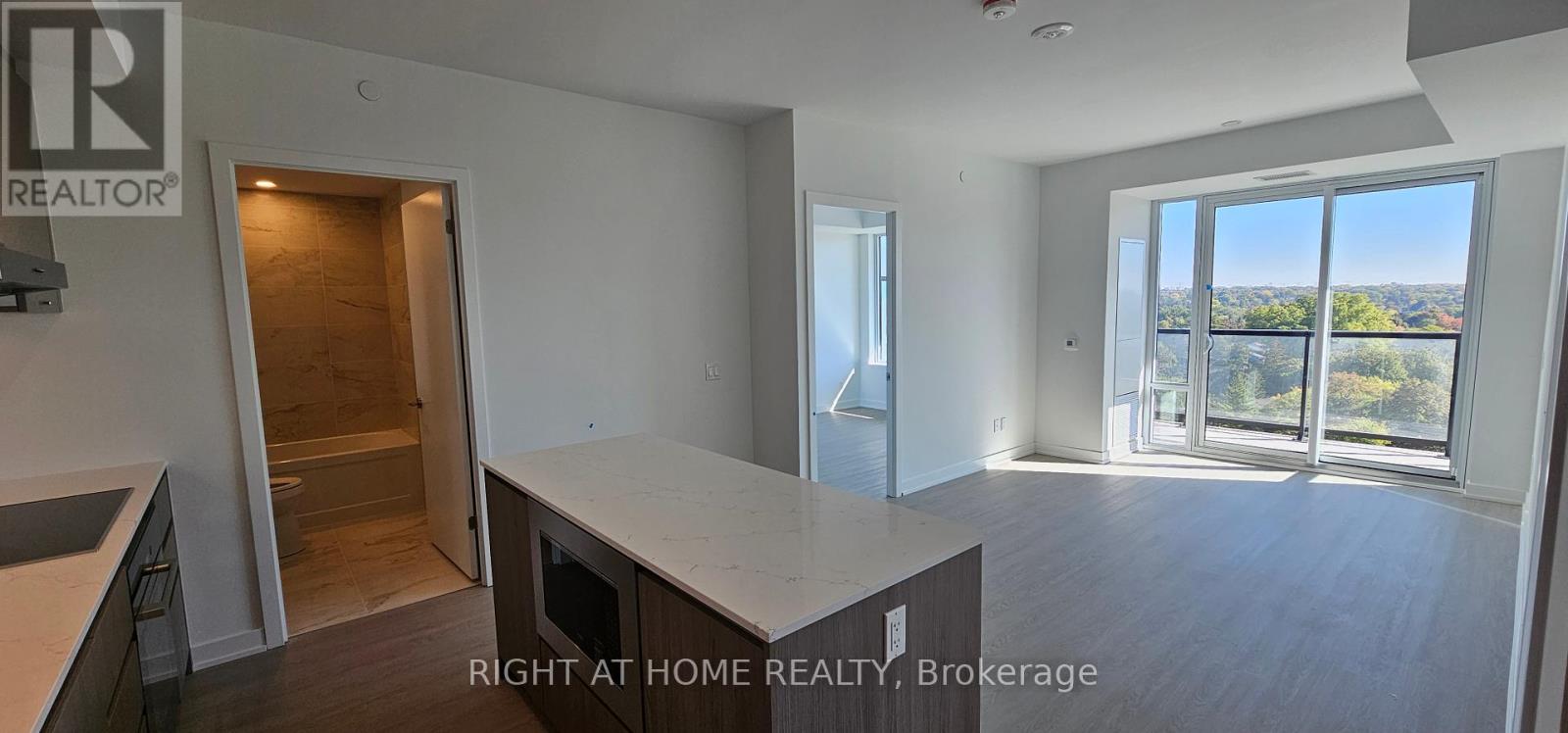818 - 8188 YONGE STREET, Vaughan, Ontario