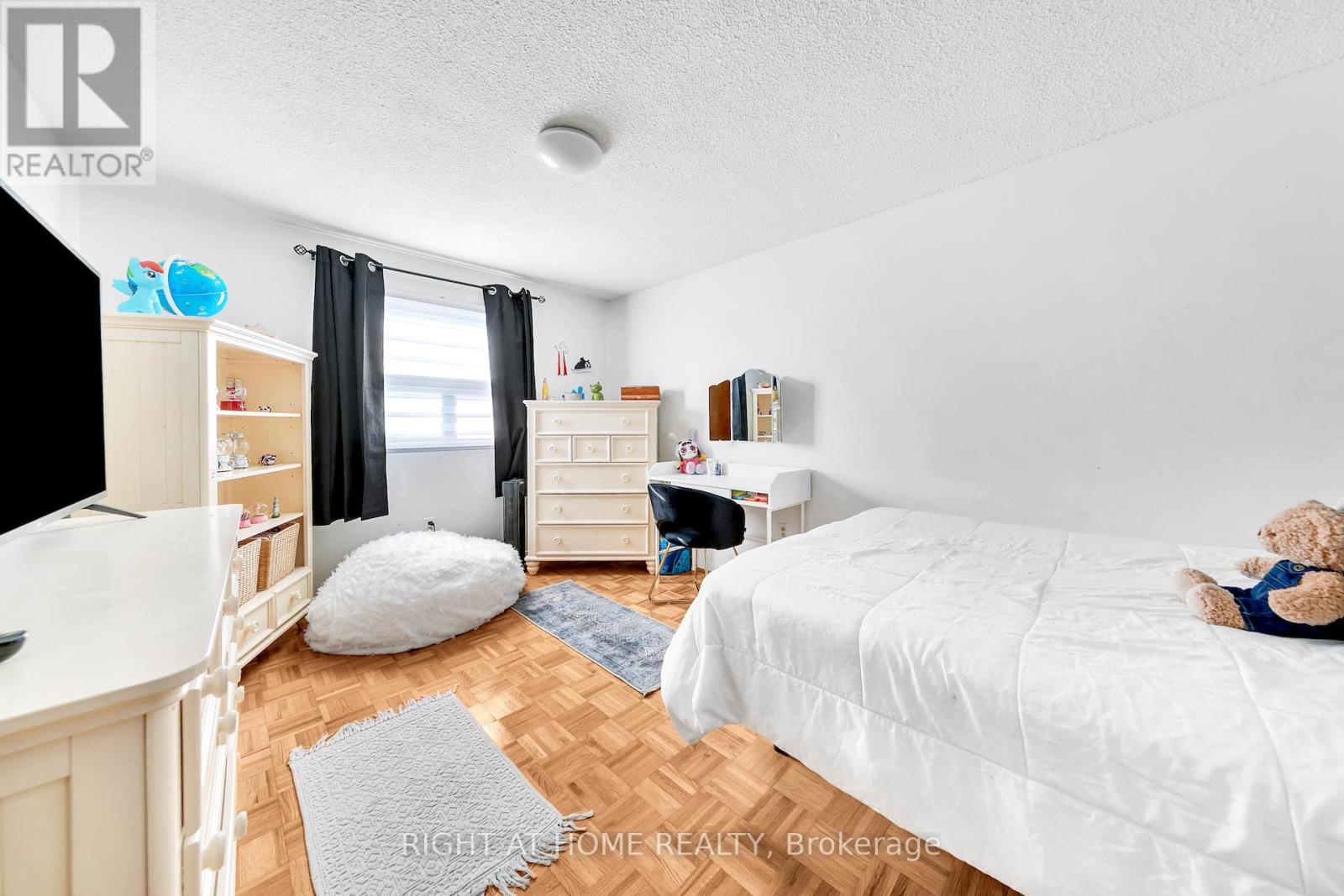 8 Terra Road, Vaughan (East Woodbridge), Ontario  L4L 3J5 - Photo 11 - N12450800
