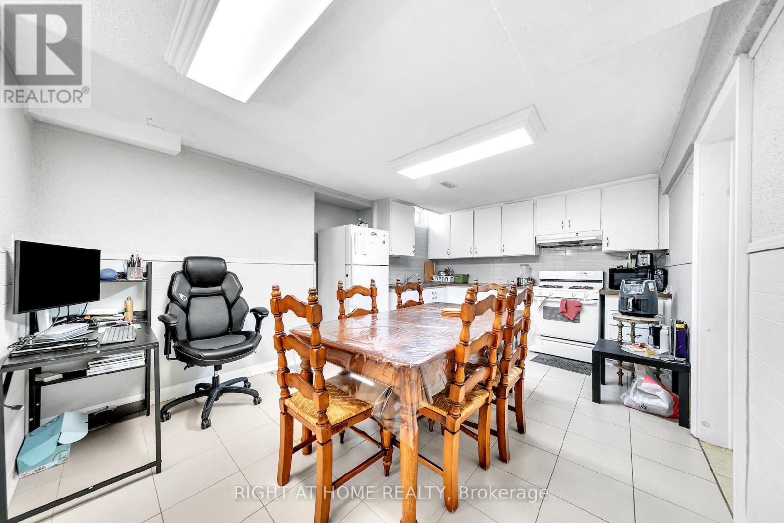 8 Terra Road, Vaughan (East Woodbridge), Ontario  L4L 3J5 - Photo 24 - N12450800