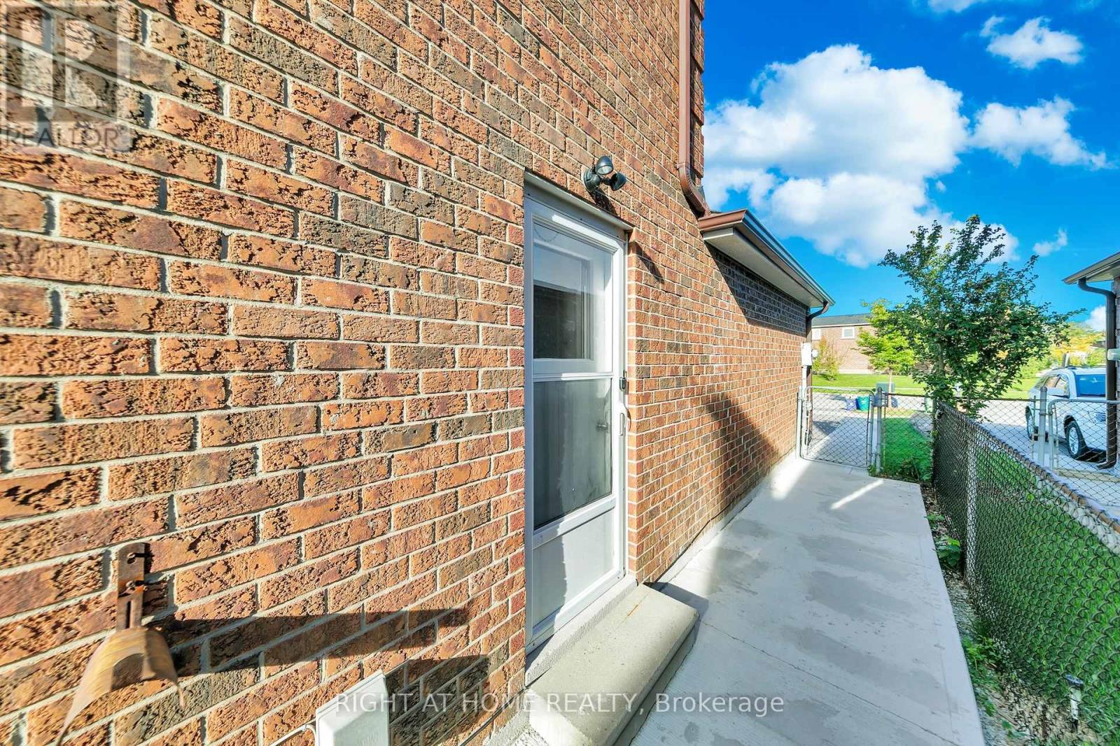 8 Terra Road, Vaughan (East Woodbridge), Ontario  L4L 3J5 - Photo 3 - N12450800
