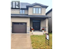 112 PETERS STREET, Essex, Ontario