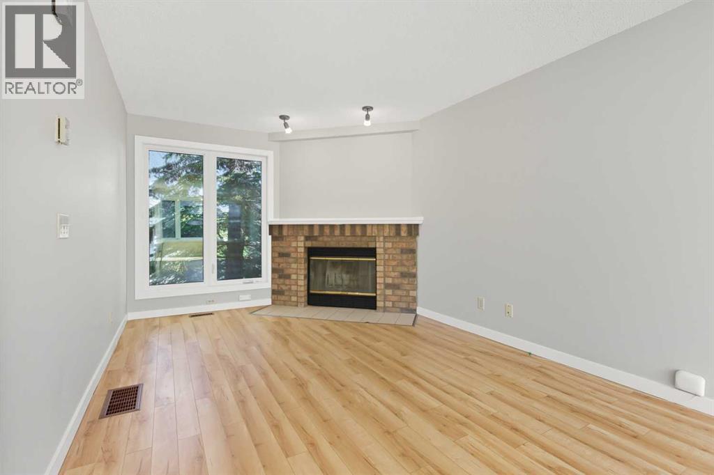 12 Coachway Gardens Sw, Calgary, Alberta  T3H 2V9 - Photo 8 - A2257840