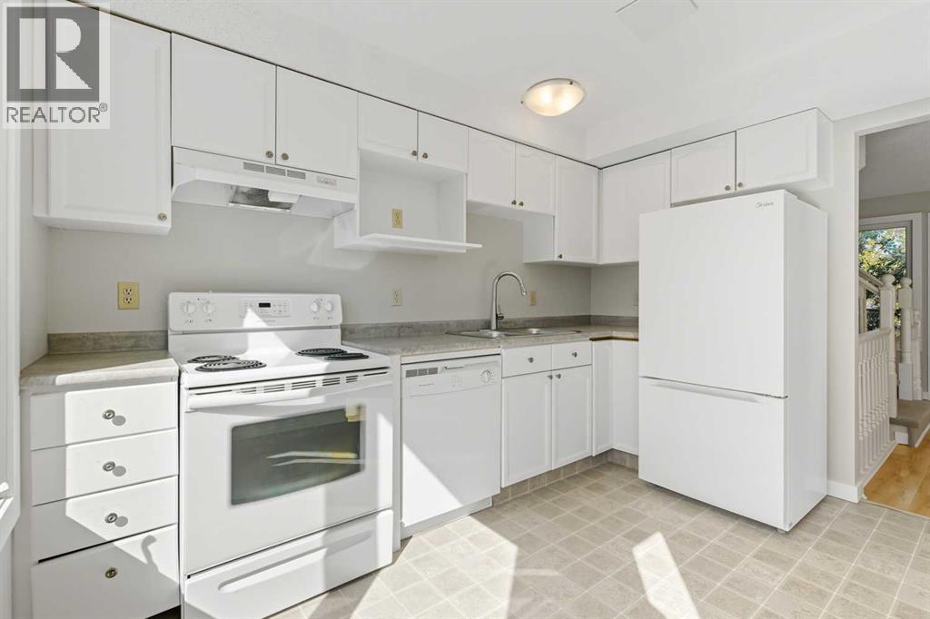 12 Coachway Gardens Sw, Calgary, Alberta  T3H 2V9 - Photo 14 - A2257840