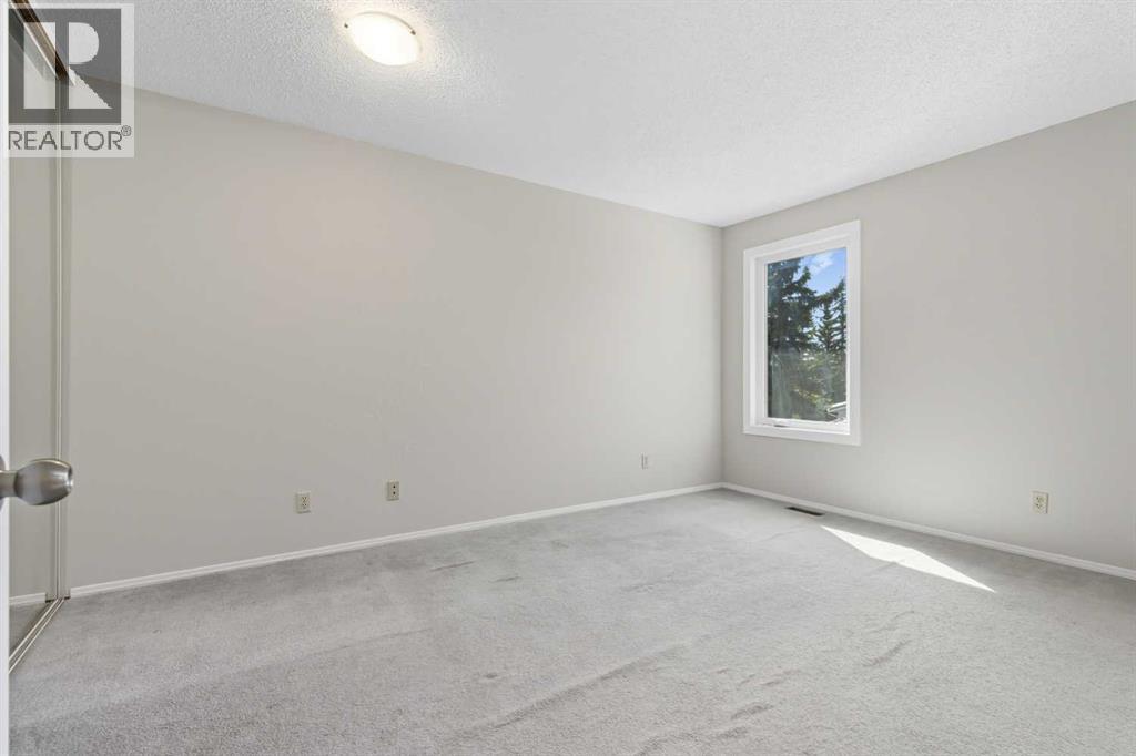 12 Coachway Gardens Sw, Calgary, Alberta  T3H 2V9 - Photo 22 - A2257840