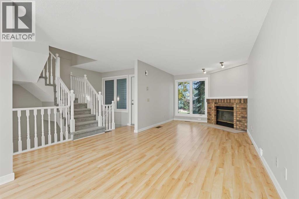 12 Coachway Gardens Sw, Calgary, Alberta  T3H 2V9 - Photo 6 - A2257840