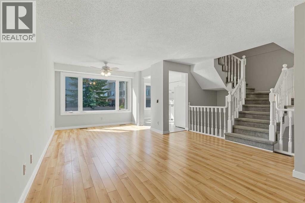 12 Coachway Gardens Sw, Calgary, Alberta  T3H 2V9 - Photo 4 - A2257840
