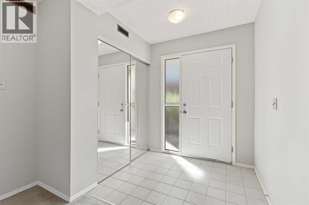 12 Coachway Gardens Sw, Calgary, Alberta  T3H 2V9 - Photo 27 - A2257840