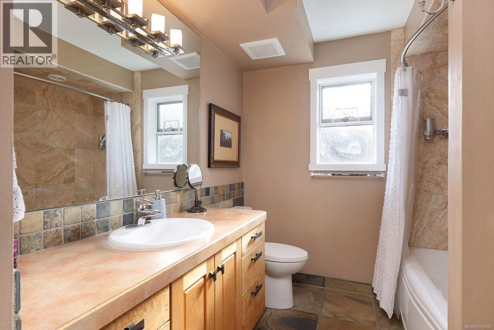 1225 Walter Gage St, Comox, British Columbia  V9M 3X1 - Photo 24 - 1015996