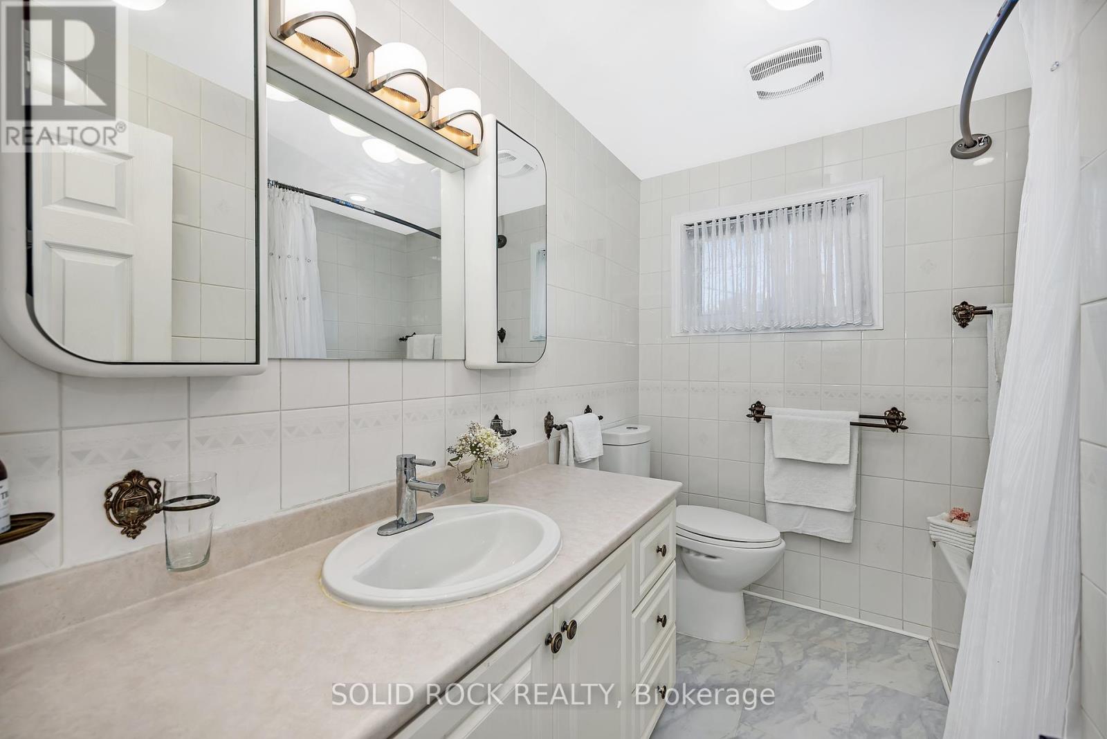 471 Tillbury Avenue, Ottawa, Ontario  K2A 0Y6 - Photo 19 - X12450817