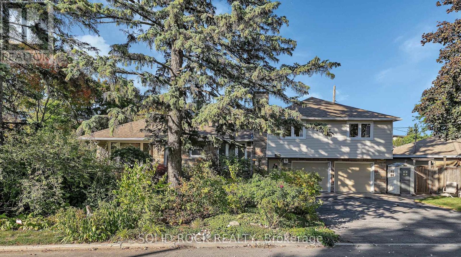 471 Tillbury Avenue, Ottawa, Ontario  K2A 0Y6 - Photo 2 - X12450817