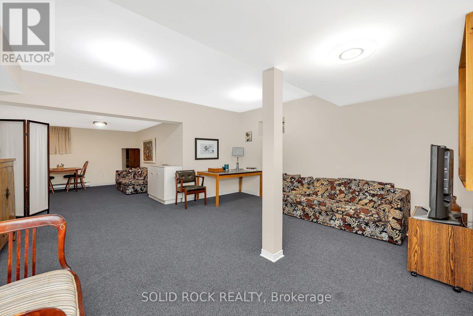 471 Tillbury Avenue, Ottawa, Ontario  K2A 0Y6 - Photo 24 - X12450817