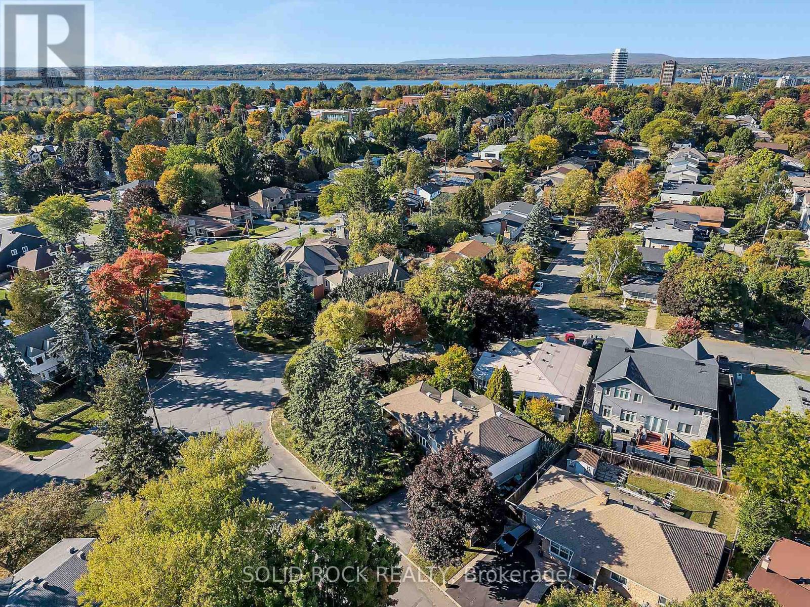 471 Tillbury Avenue, Ottawa, Ontario  K2A 0Y6 - Photo 32 - X12450817